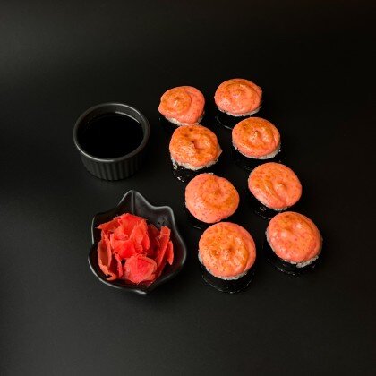 Ролл с креветкой в нори