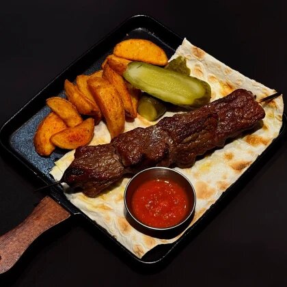 Шашлык из телятины с картофельными дольками