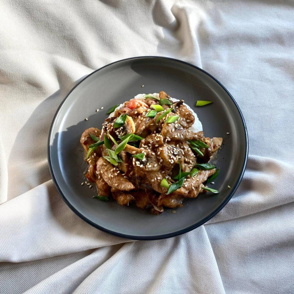 Оякодон со сливками и курицей