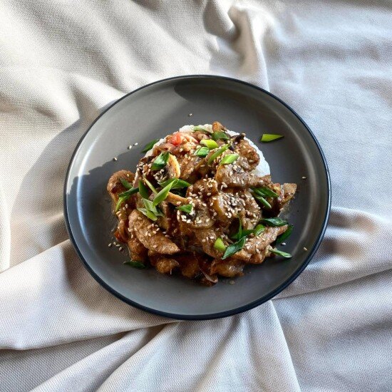 Оякодон со сливками и курицей