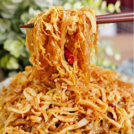 酸菜炒粉 / Жареная квашеная капуста с рисовой лапшой и свининой