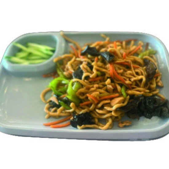 Лапша жареная с курицей и овощами