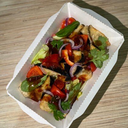 Салат с хрустящими баклажанами