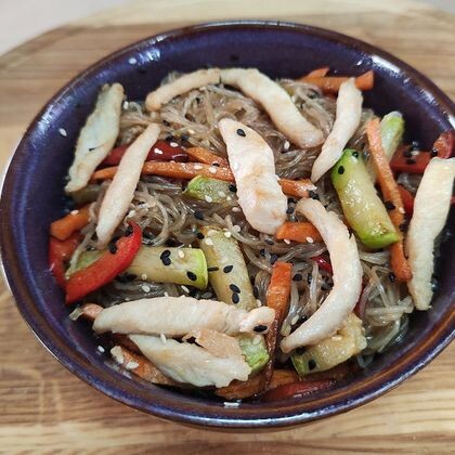Фунчоза с курицей халяль