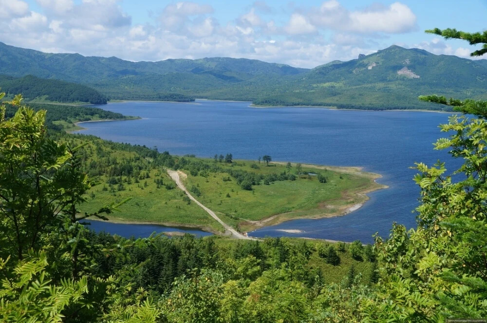Экскурсия "мыс Менапуцы + голубые озера"