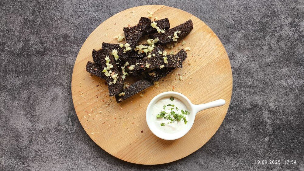 Гренки бородинские с чесноком