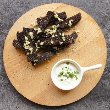 Гренки бородинские с чесноком