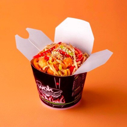 Вок с лососем