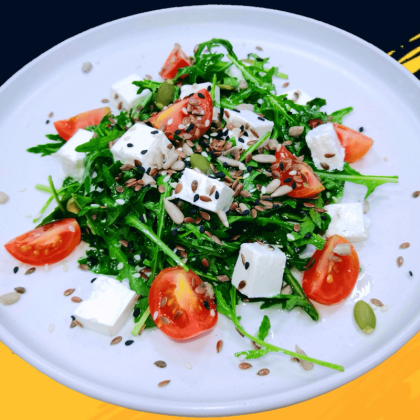 Салат с рукколой и сыром