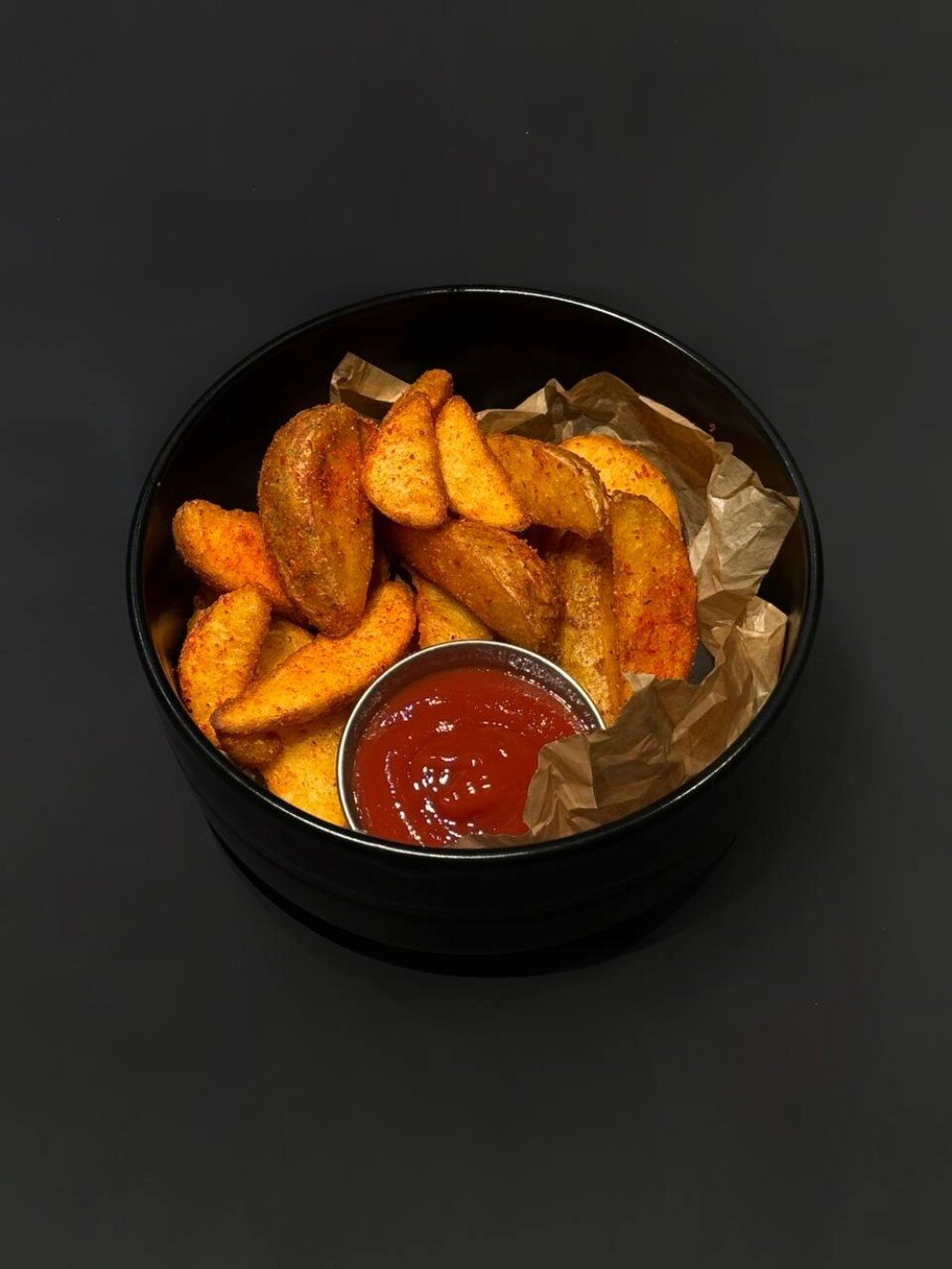 Картофельные дольки с соусом тартар