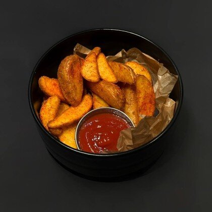 Картофельные дольки с соусом тартар