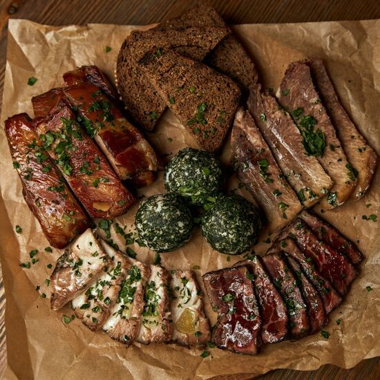 Плато таёжных деликатесов