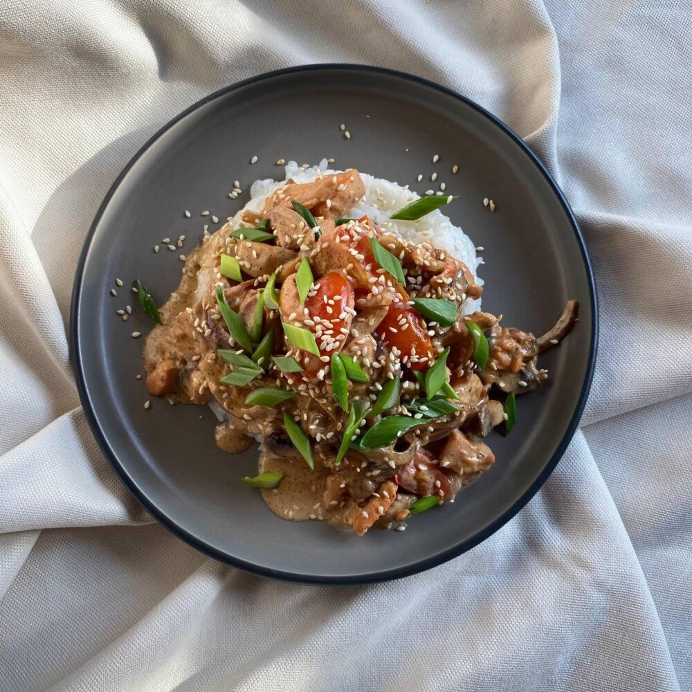 Оякодон со сливками и лососем