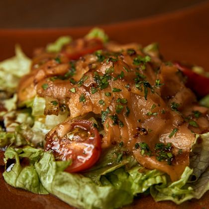 СалатДеревенский с лососем