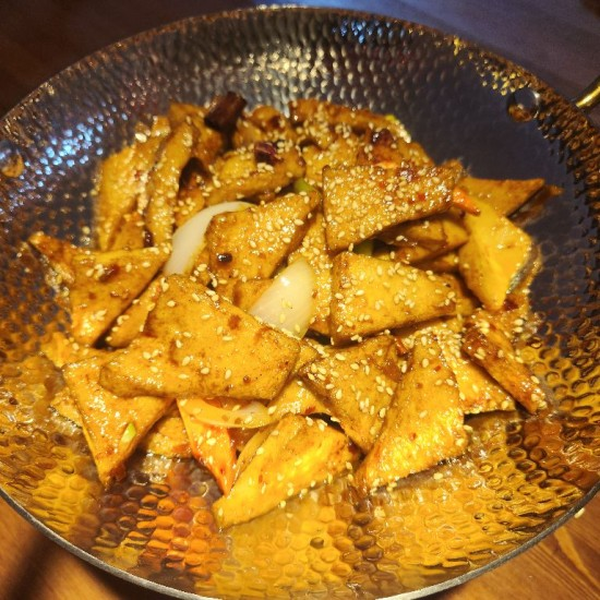 干锅千页豆腐 / Жареный тофу с овощами