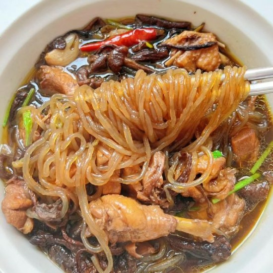 小鸡炖粉条 / Тушеная вермишель с курицей