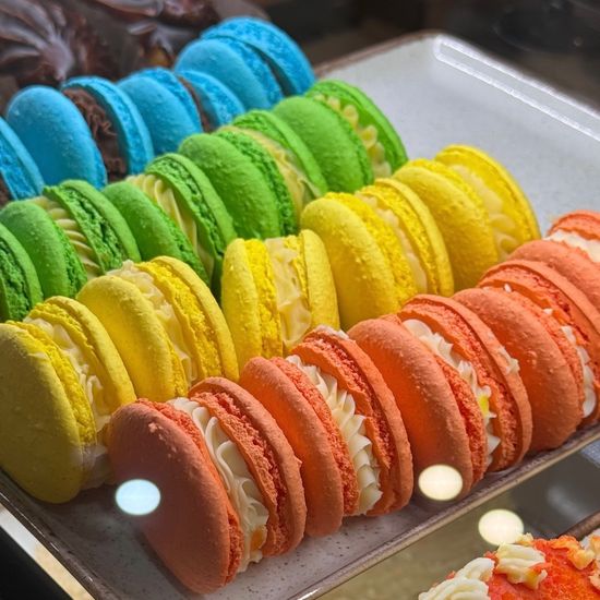 Макаронс фисташковый