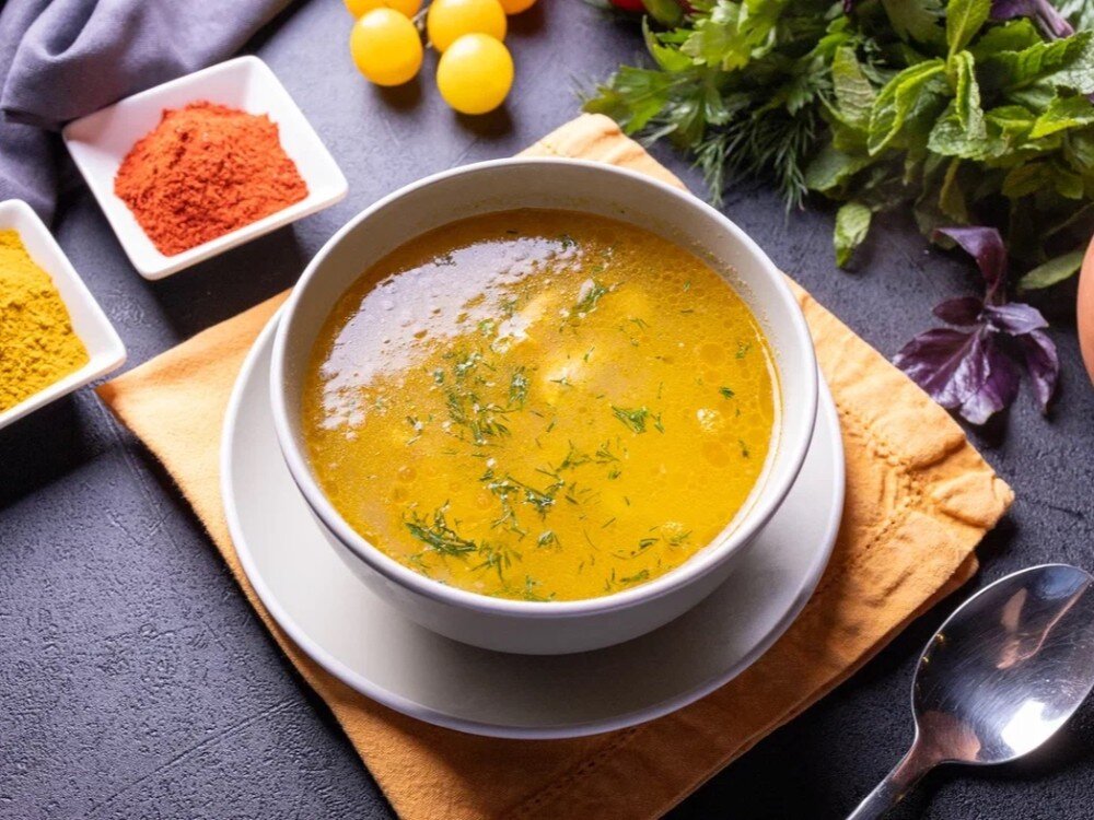 Суп куриный с домашней лапшой