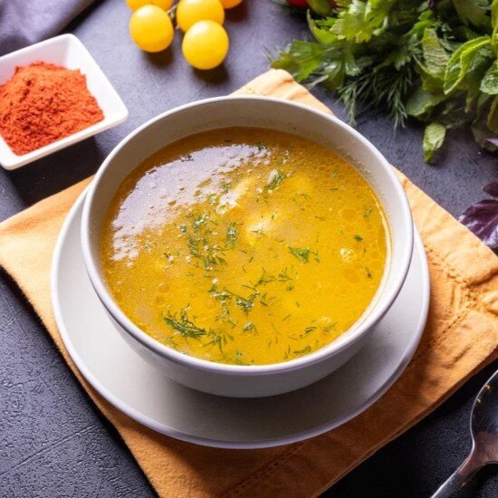 Суп куриный с домашней лапшой