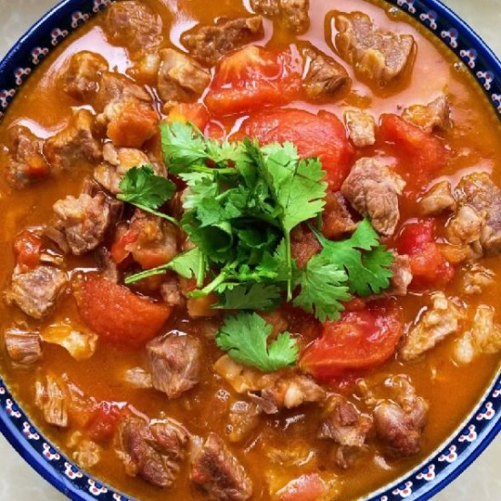 西红柿牛腩 / Говядина в томатном бульоне