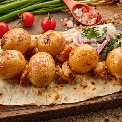 Молодая картошка с салом