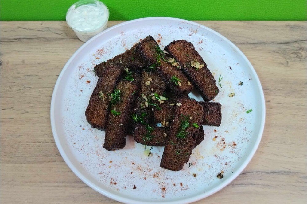 Гренки с чесночным соусом