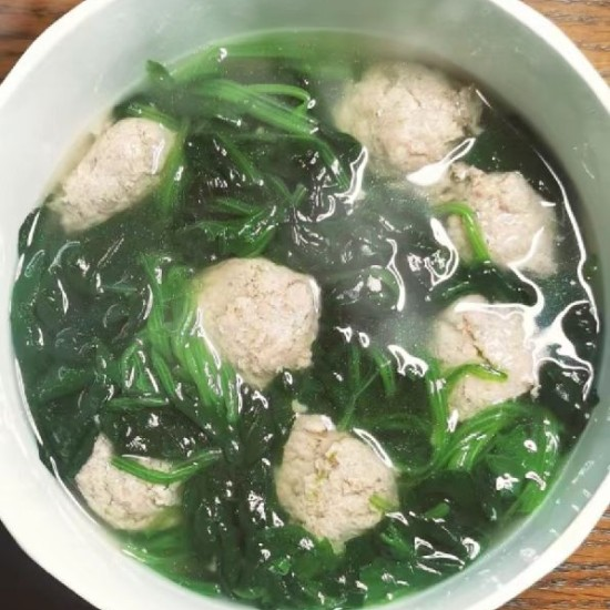 豆腐丸子汤Суп со свиными фрикадельками с тофу