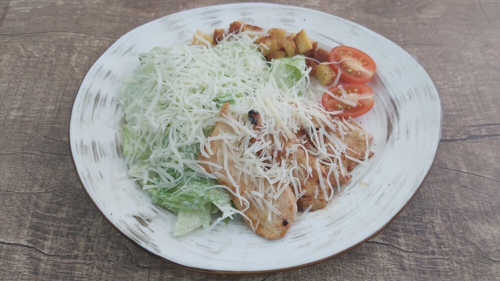 Салат цезарь с курицей с доставкой