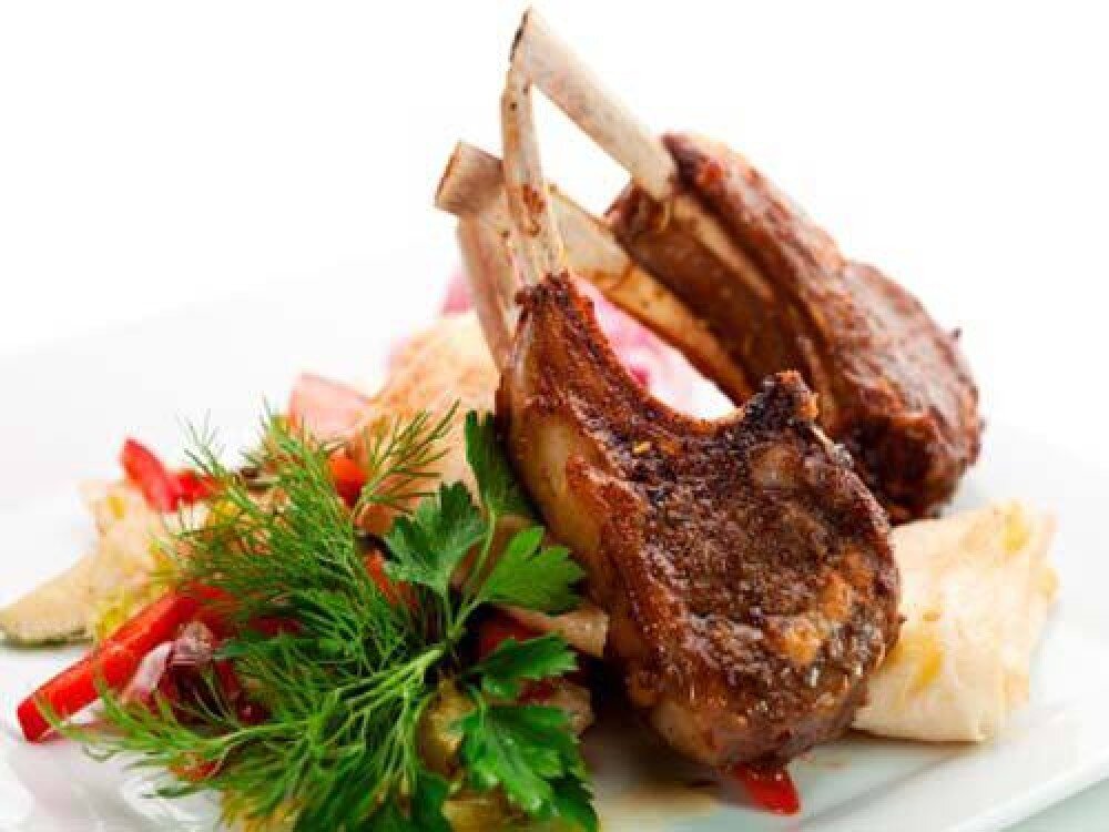 Корейка на косточке из баранины