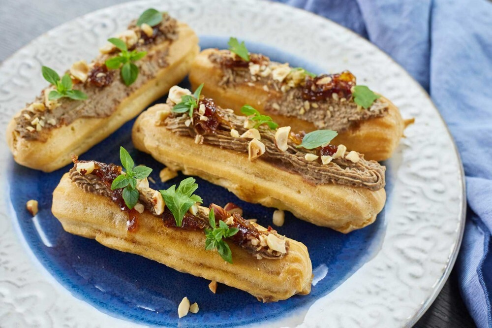 Эклеры с куриным паштетом