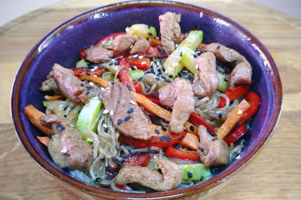 Фунчоза со свининой