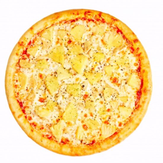 Пицца с курицей и ананасами