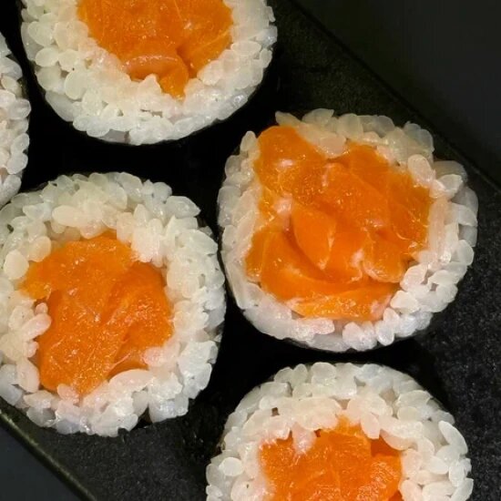 ролл Base salmone