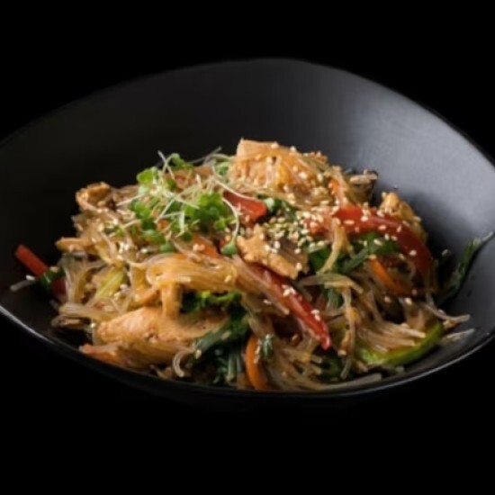 с-т Салат с фунчозой и шпинатом