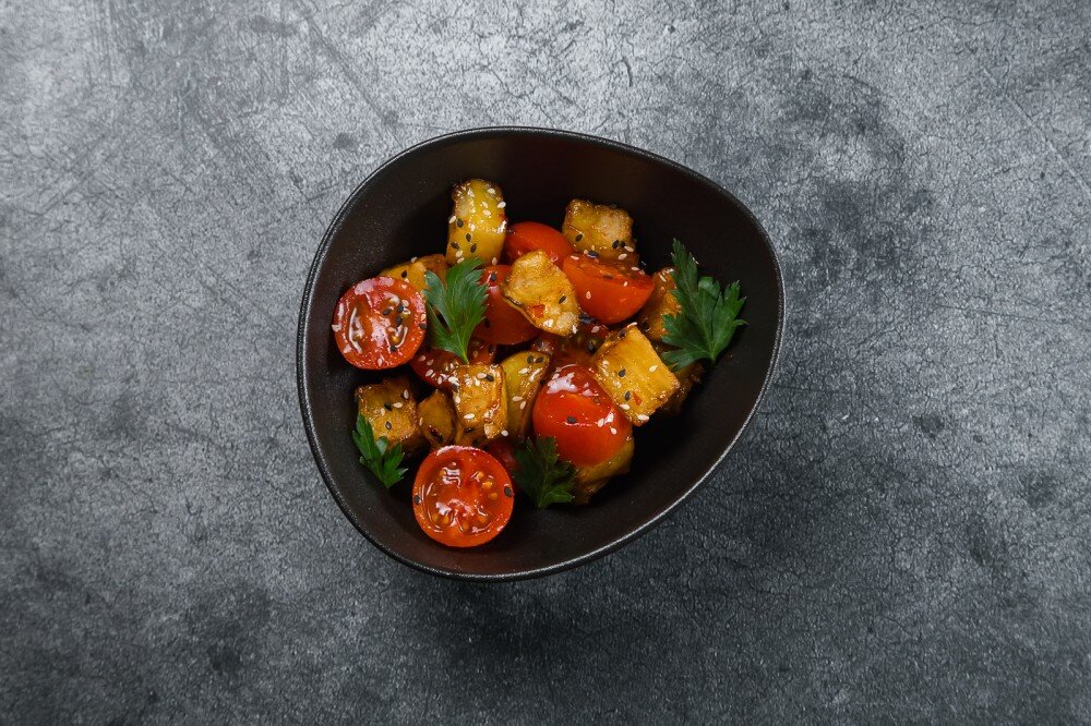 Салат с хрустящими баклажанами