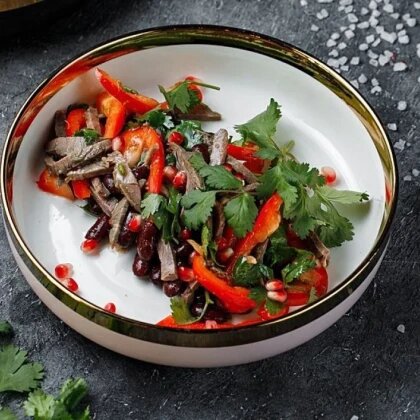 Салат Тбилиси с бол.перцем,фасолью и гов