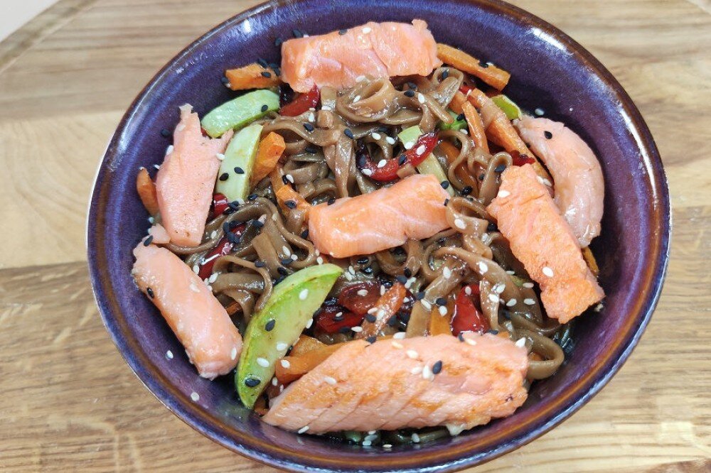 Соба с лососем