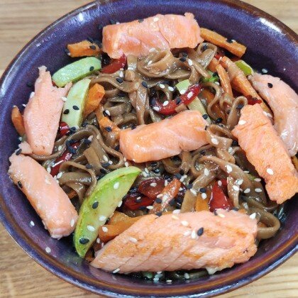 Соба с лососем