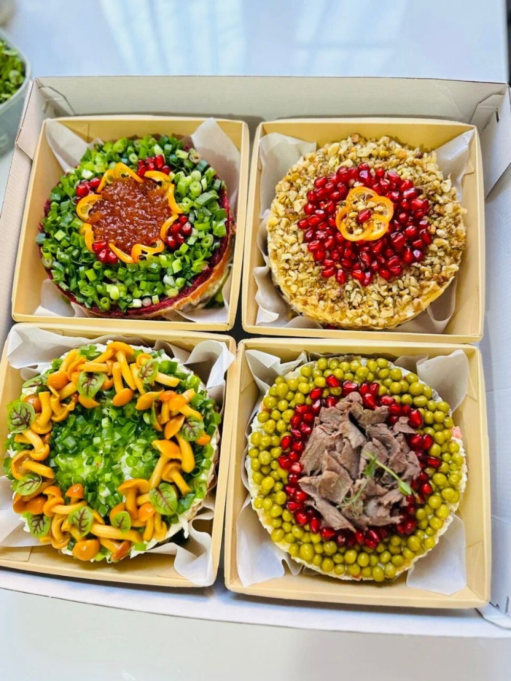 Салат с курицей и черносливом