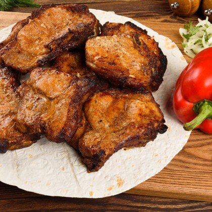 1 кг свиной корейки на кости