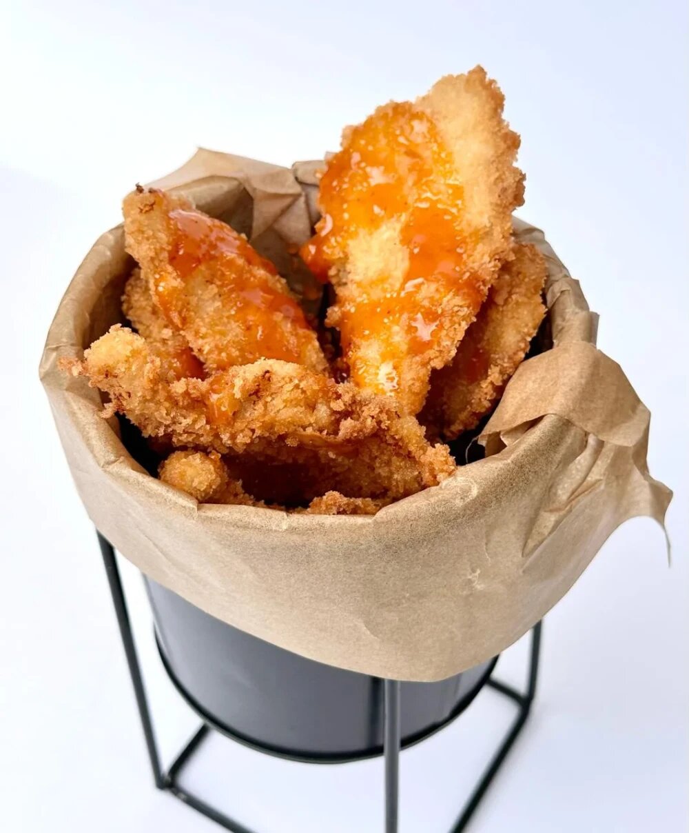 Куриные стрипсы с соусом манго-чили