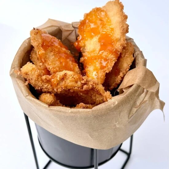 Куриные стрипсы с соусом манго-чили