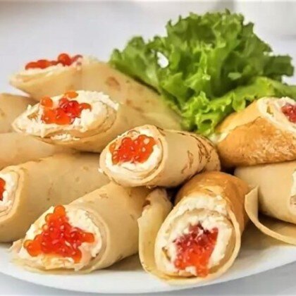 Блины с крабом и соусом из икры