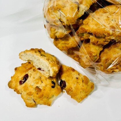 Печенье с тыквенными семечками и клюквой (400г)